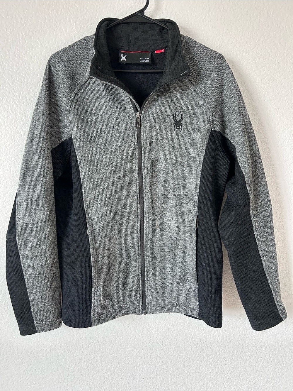 Spyder Men’s Unisex Medium Full-Zip Outdoor Athletic Everyday Casual Jacket